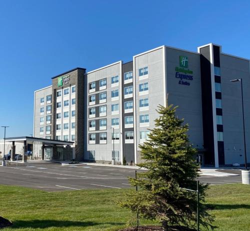 Aurora Hotel | Holiday Inn Express & Suites - Aurora by IHG