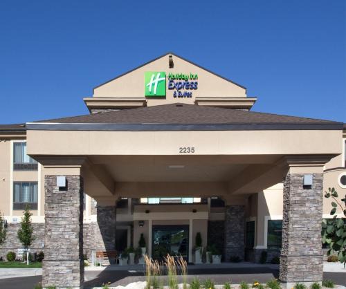 North Logan Hotel | Holiday Inn Express & Suites Logan by IHG