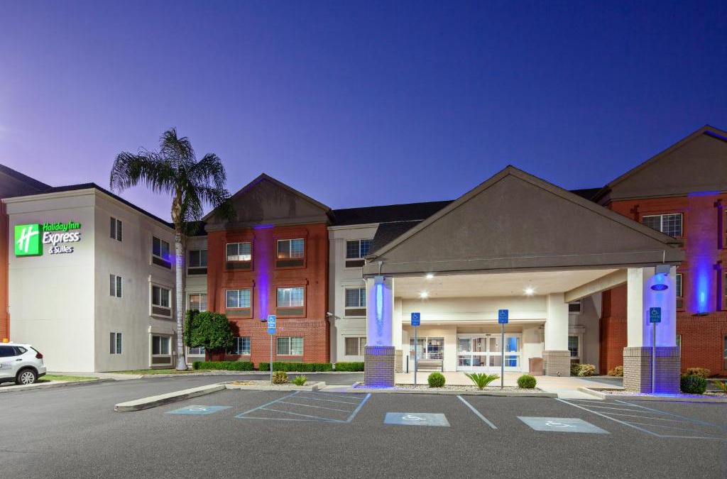 Tulare Hotel | Holiday Inn Express & Suites - Tulare by IHG