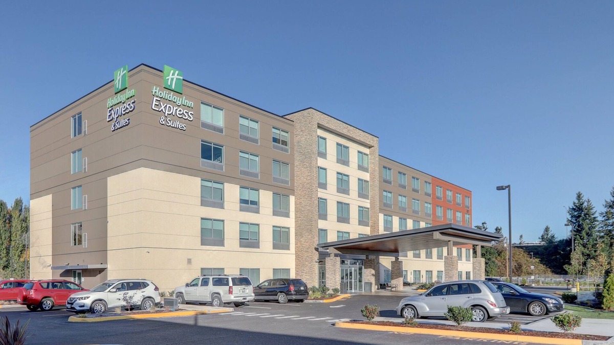 Auburn Hotel | Holiday Inn Express & Suites Auburn Downtown by IHG