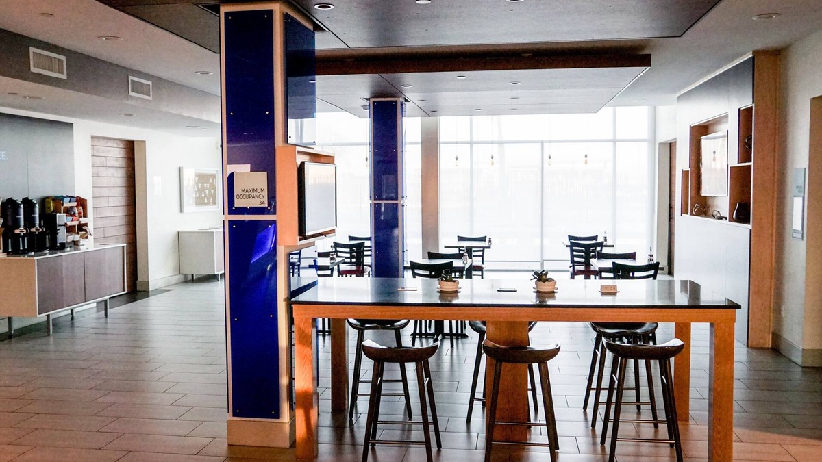 Blythe Hotel | Holiday Inn Express & Suites Blythe by IHG