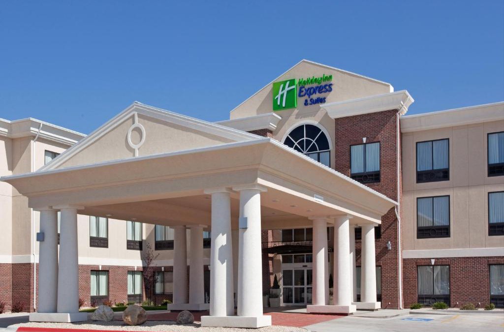 Buffalo Hotel | Holiday Inn Express & Suites Buffalo by IHG