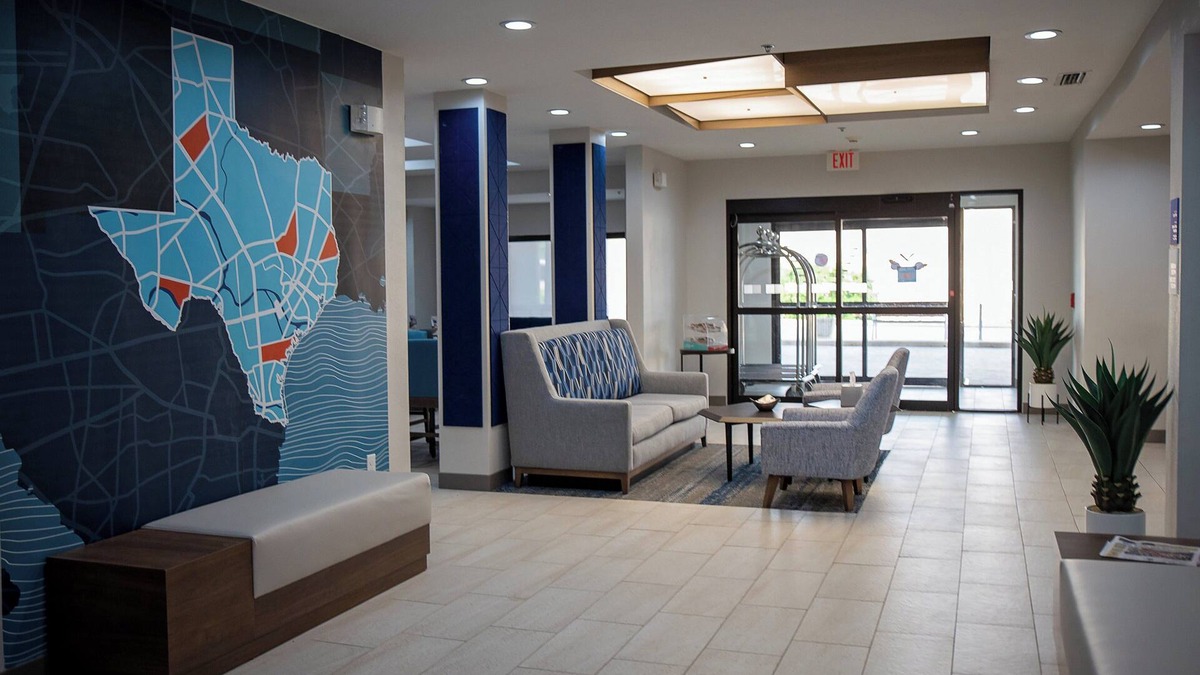 Center Hotel | Holiday Inn Express & Suites Center by IHG
