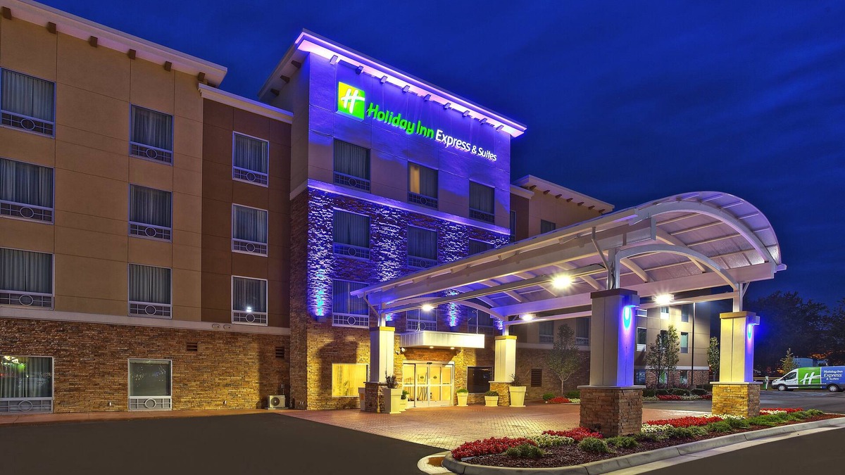 Ann Arbor Hotel | Holiday Inn Express & Suites Ann Arbor West by IHG