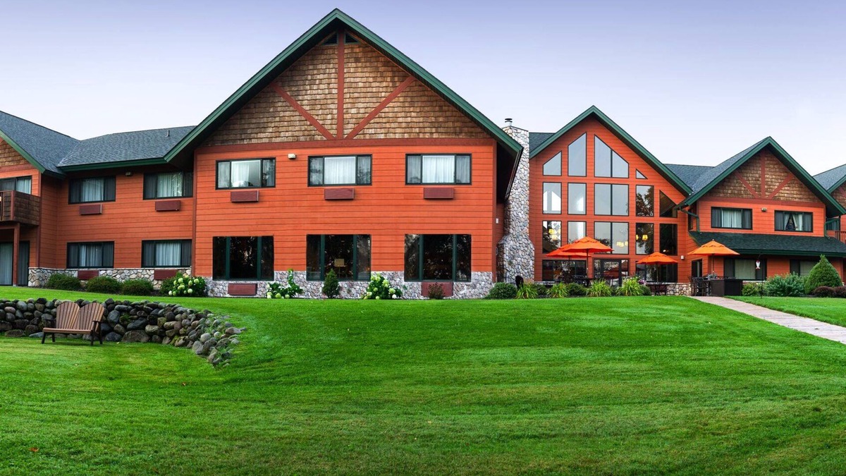Hayward Hotel | Holiday Inn Express & Suites Hayward by IHG