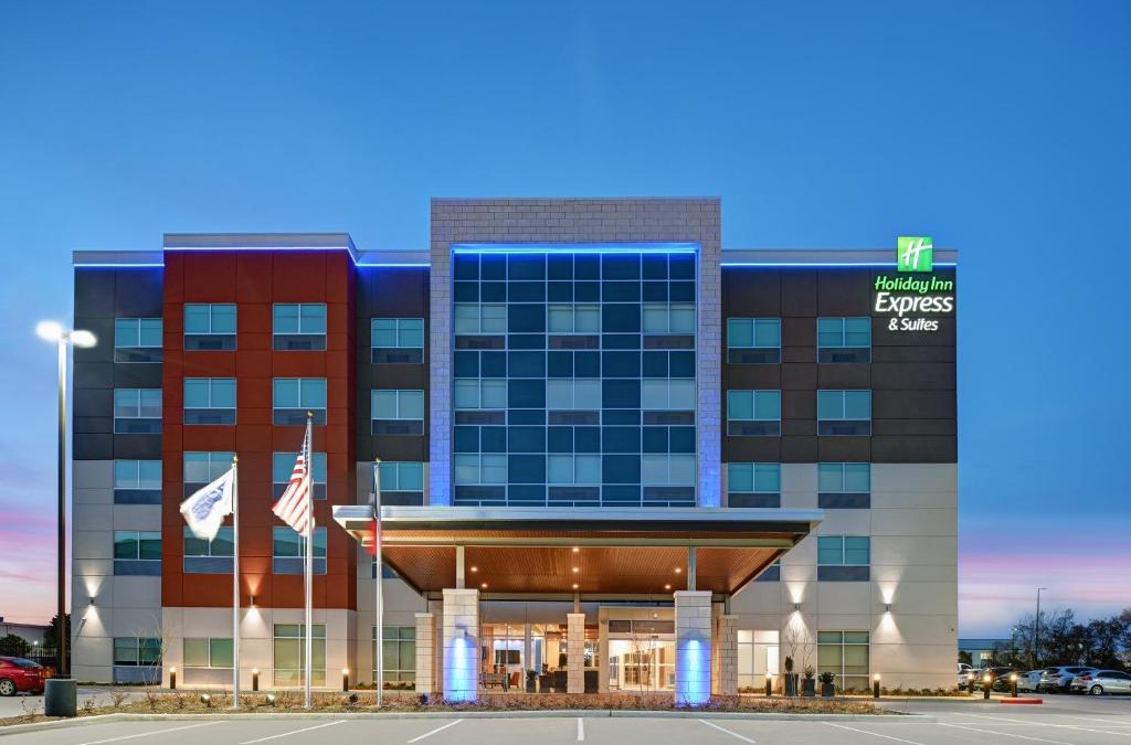 Memorial Hotel | Holiday Inn Express & Suites Memorial – CityCentre by IHG