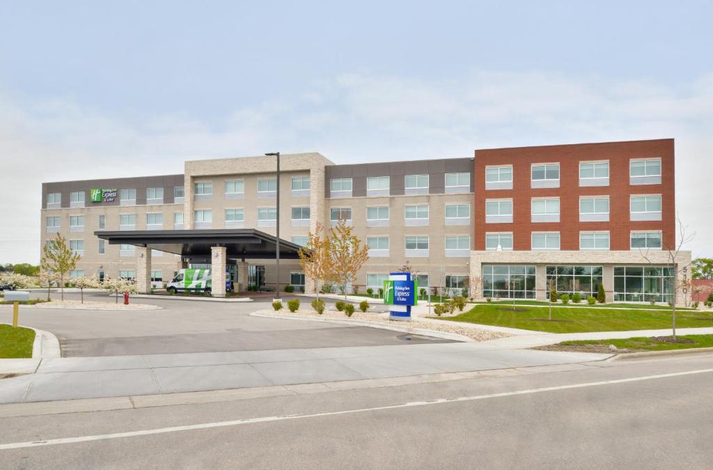 Madison Hotel | Holiday Inn Express & Suites Madison by IHG