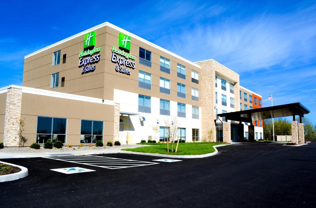 Oswego Hotel | Holiday Inn Express & Suites Oswego by IHG