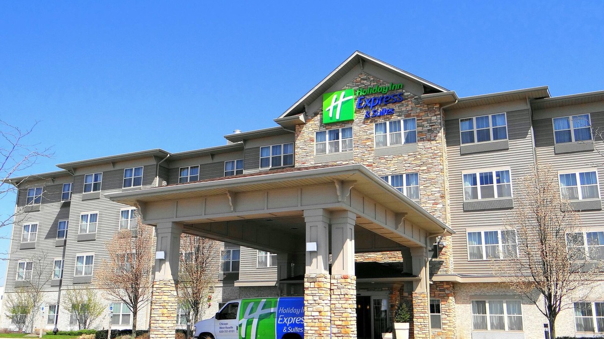 Roselle Hotel | Holiday Inn Express & Suites Chicago West-Roselle by IHG