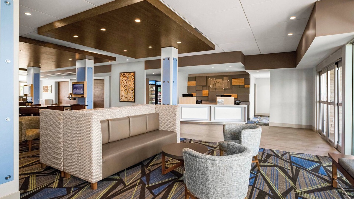 Sanford Hotel | Holiday Inn Express & Suites Sanford- Lake Mary by IHG