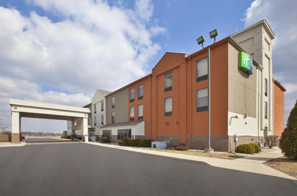 Tiffin Hotel | Holiday Inn Express Tiffin by IHG