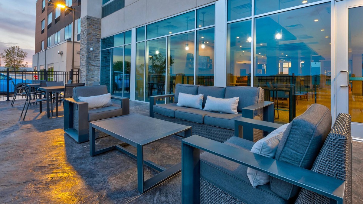 Cedar Springs Hotel | Holiday Inn Express & Suites Cedar Springs – Grand Rapids N by IHG