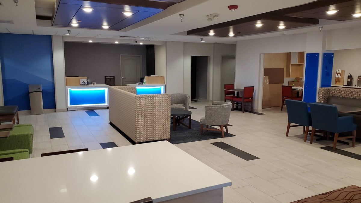 Junction City Hotel | Holiday Inn Express & Suites Junction City by IHG