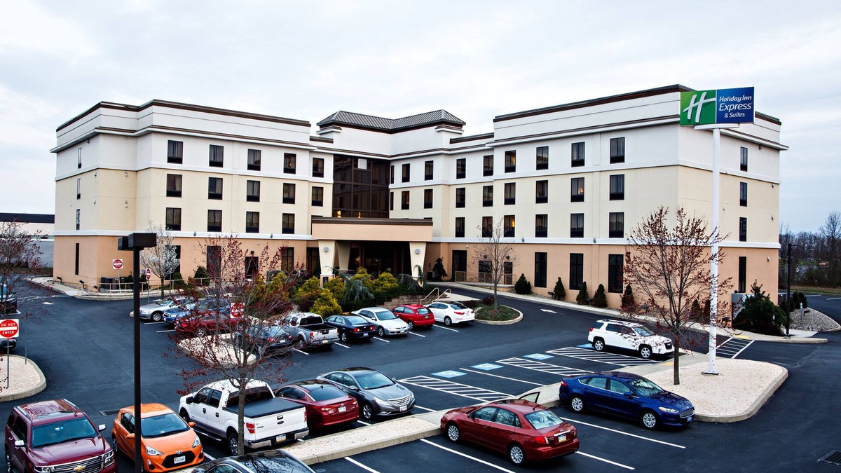 Mechanicsburg Hotel | Holiday Inn Express Hotel & Suites Harrisburg West by IHG