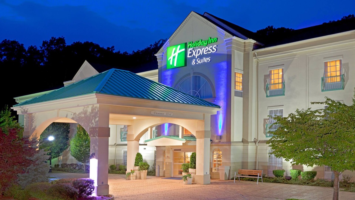 Mount Arlington Hotel | Holiday Inn Express Hotel & Stes Mt. Arlington Rockaway Area by IHG