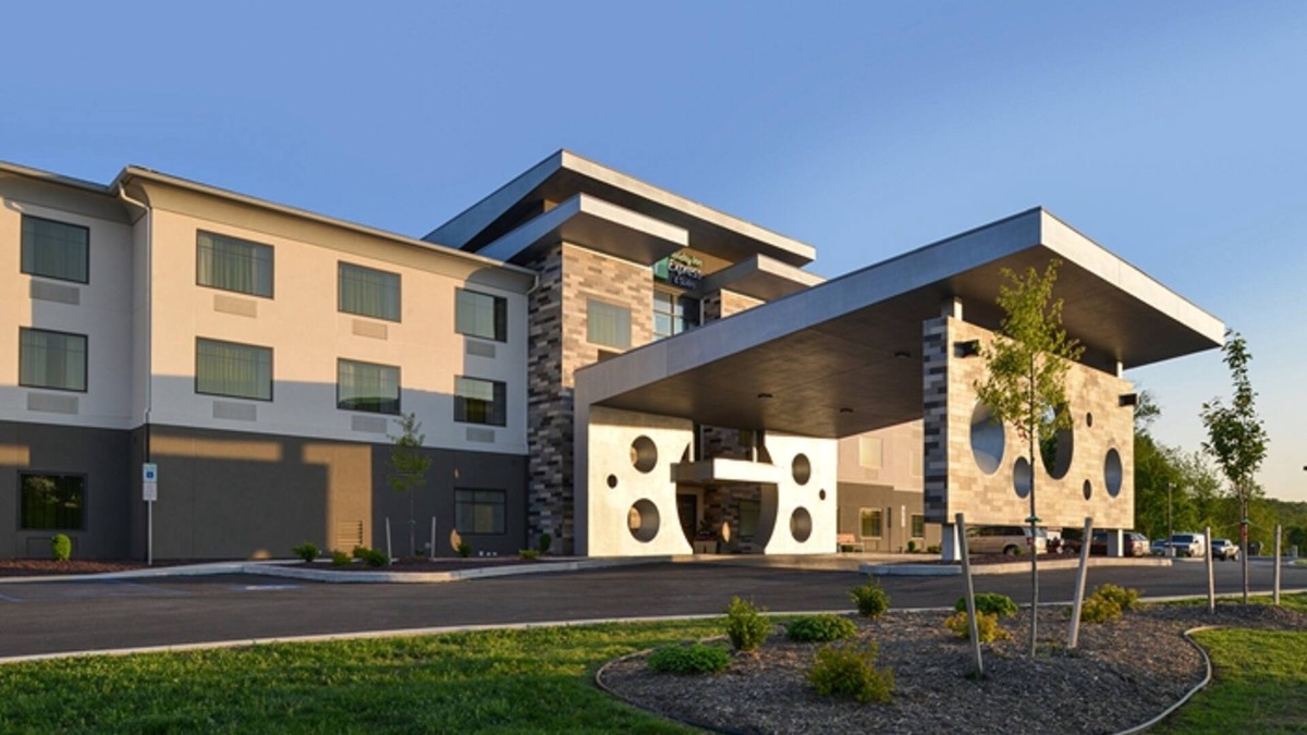 Shippensburg Hotel | Holiday Inn Express & Suites Shippensburg by IHG