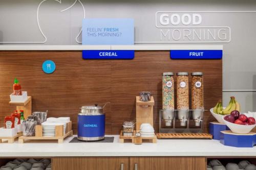 West Middlesex Hotel | Holiday Inn Express & Suites - Sharon-Hermitage by IHG