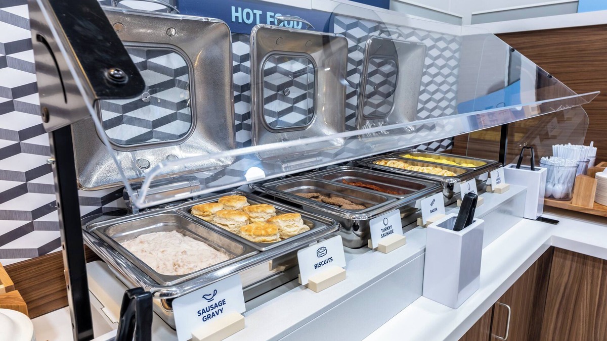 North Hills East Hotel | Holiday Inn Express Van Nuys by IHG