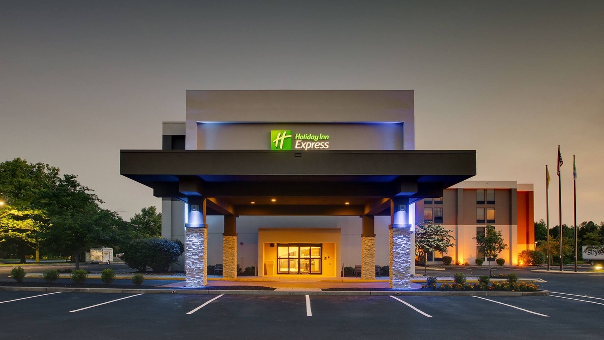 Echelon Hotel | Holiday Inn Express Voorhees - Mt. Laurel by IHG