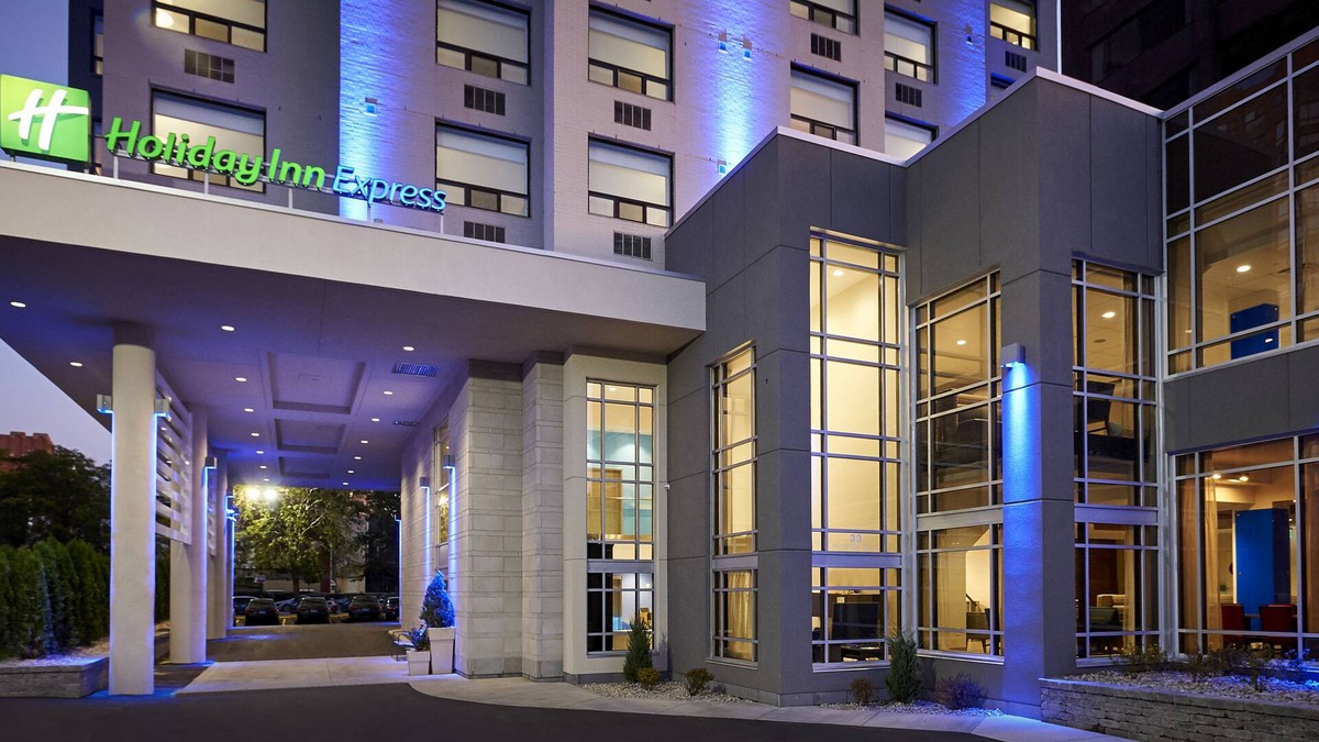 Windsor Hotel | Holiday Inn Express Windsor Waterfront by IHG