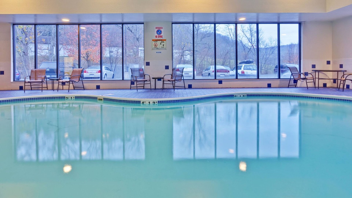 Hurricane Hotel | Holiday Inn Express Winfield by IHG