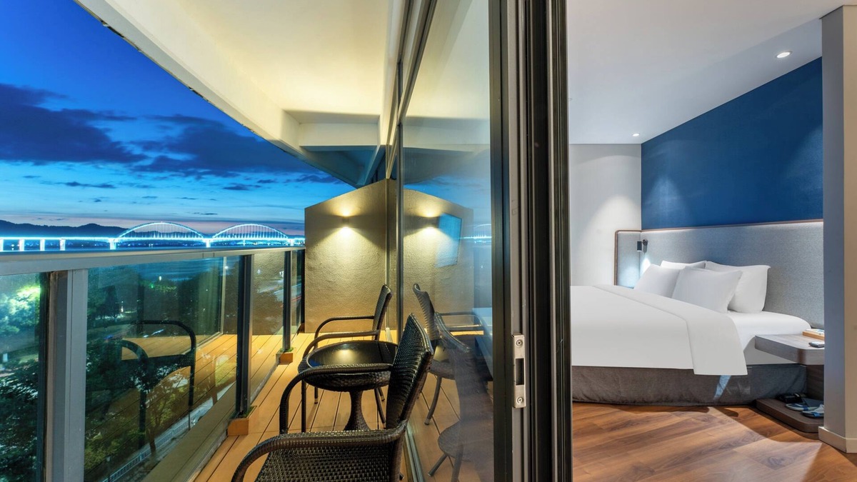 Wujiagang Hotel | Holiday Inn Express Yichang Riverside by IHG