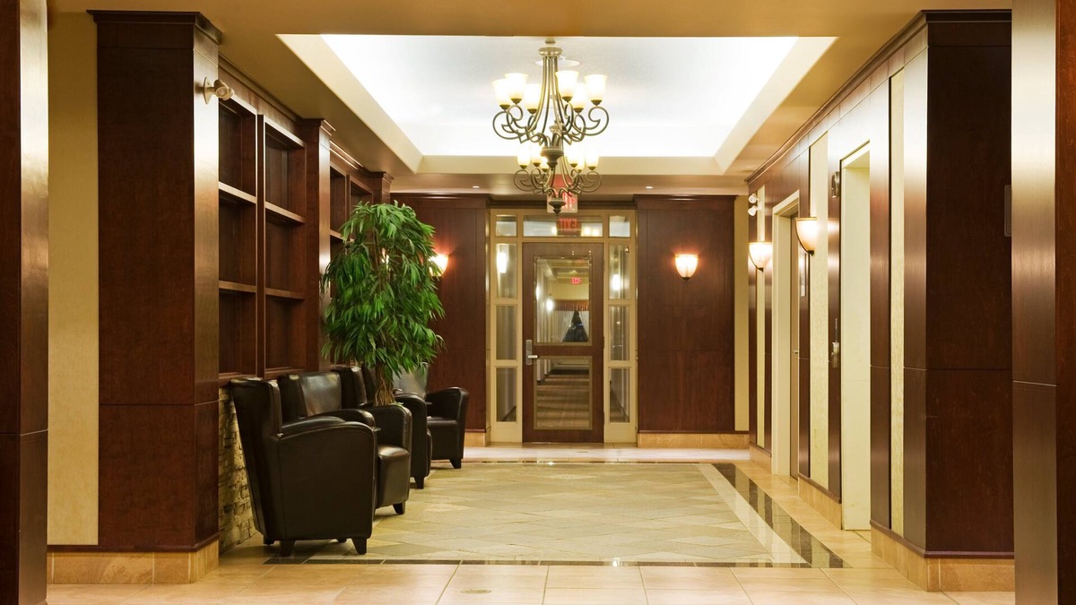 Lloydminster Hotel | Holiday Inn Hotel & Suites Lloydminster by IHG