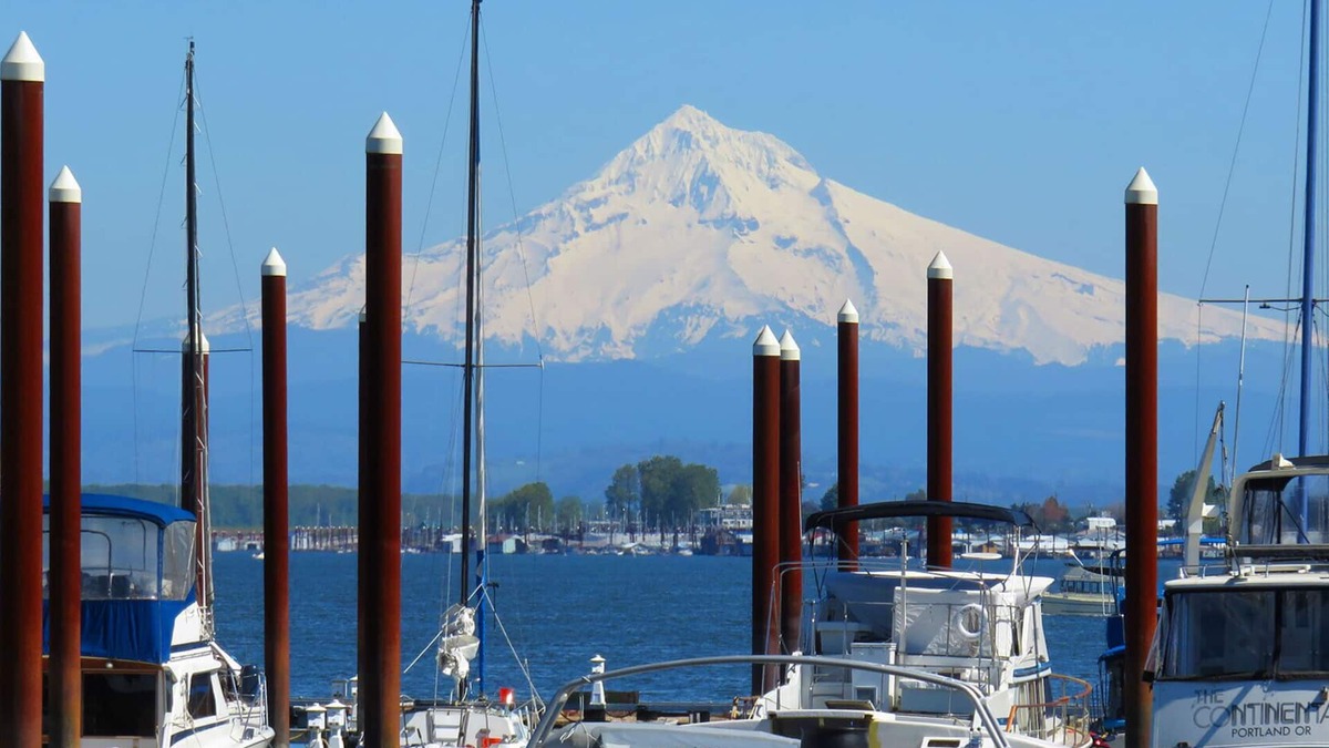 Hayden Island Hotel | Holiday Inn Portland - Columbia Riverfront by IHG