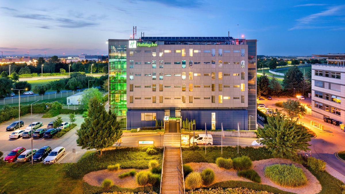 Prague 6 Hotel | Holiday Inn Prague Airport by IHG