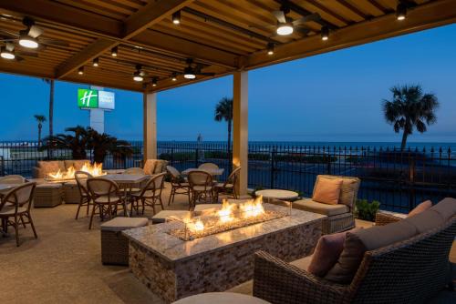 Galveston Resort | Holiday Inn Resort Galveston - On The Beach by IHG