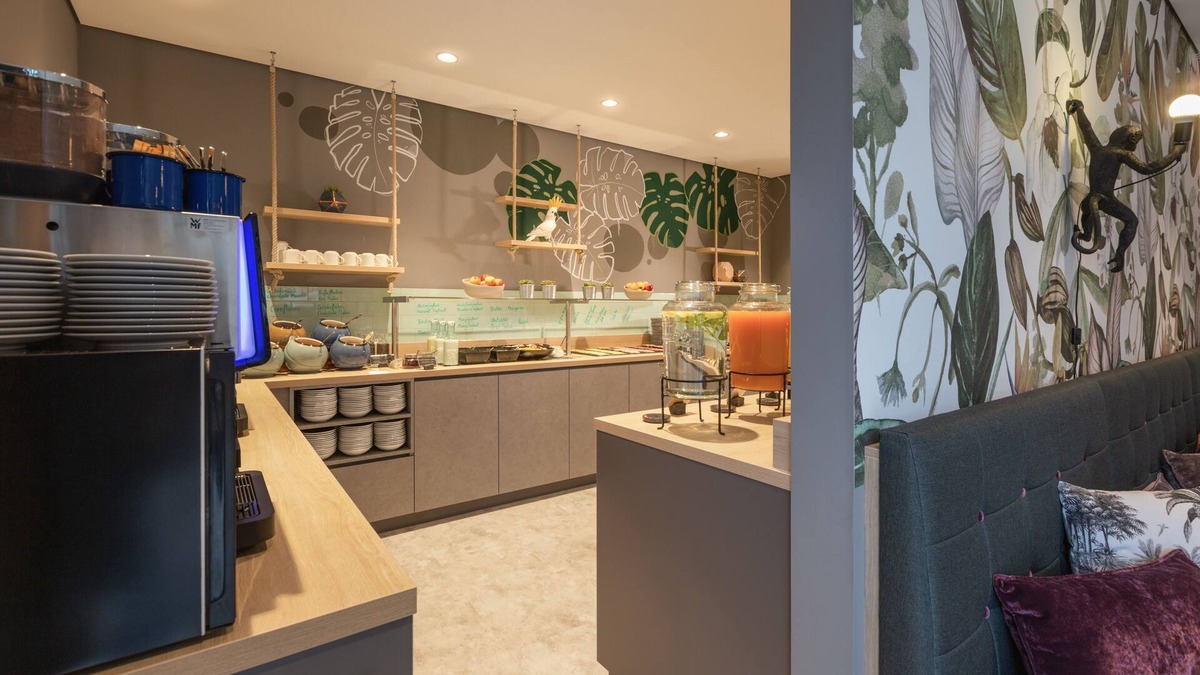 Neuenland Hotel | Holiday Inn - the niu, Crusoe Bremen Airport by IHG