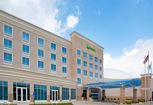 Maumee Hotel | Holiday Inn Toledo - Maumee I-80/90 by IHG