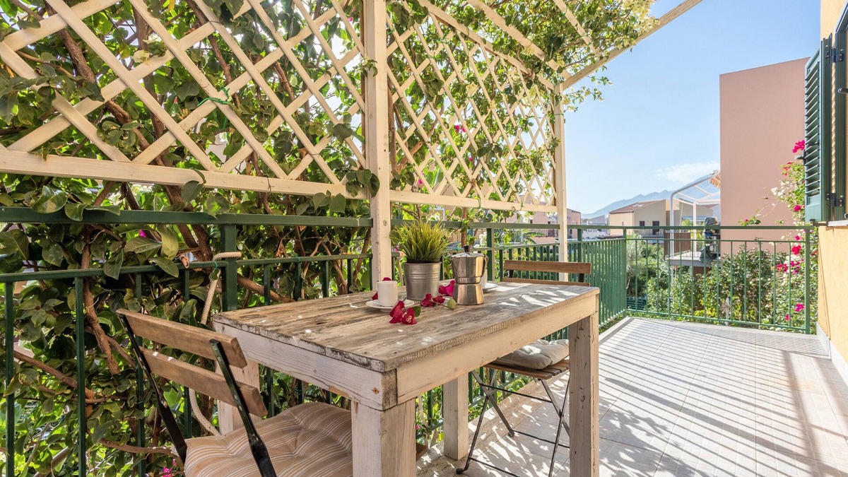 Campofelice di Roccella Apartment | Holiday Apartment 'Cielomare' with Sea View, Pool & Wi-Fi