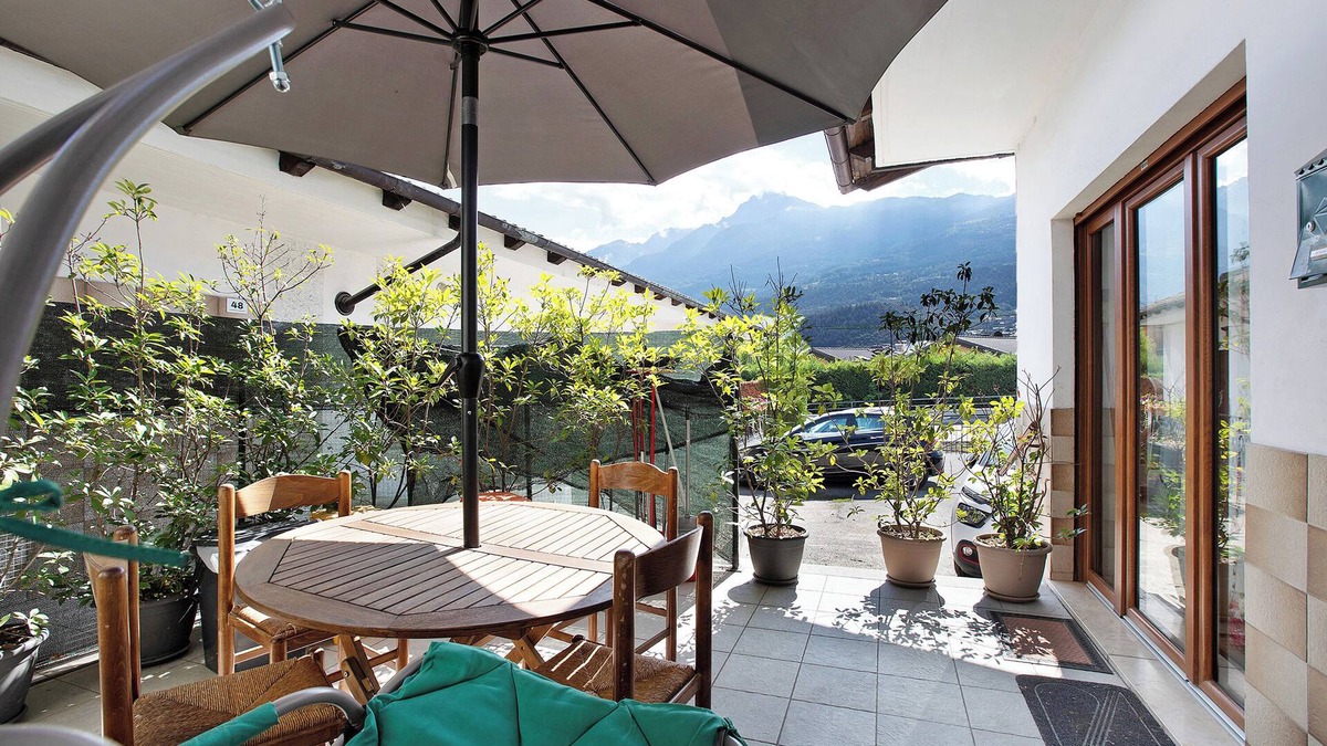 Montan-Angelin-Arensod Apartment | Holiday Apartment 'Arco Iris Sarre' with Mountain View, Terrace & Wi-Fi
