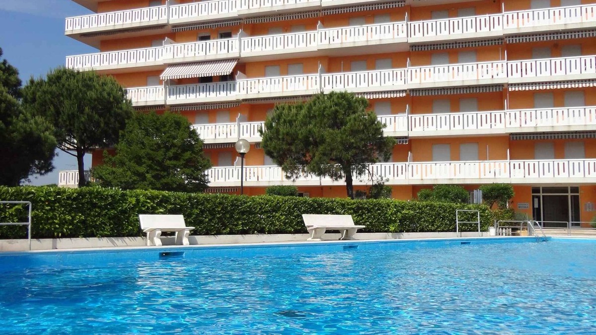 Porto Santa Margherita Apartment | Holiday apartment with pool and view of the beach