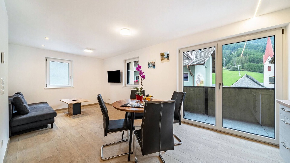 Resia Apartment | Holiday Apartment "Lamm 1" with Mountain View, Balcony & Wi-Fi