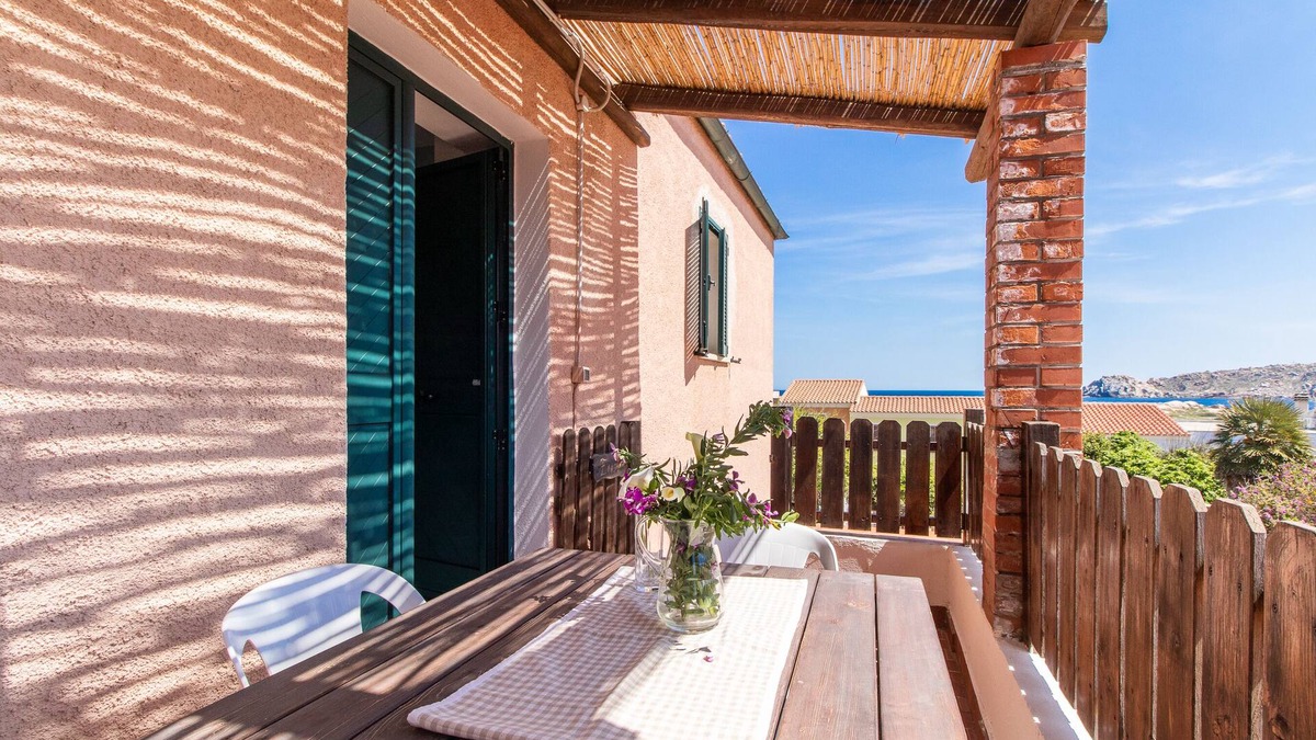 Capo Testa Apartment | Holiday Apartment 'Elisa Vista Mare' near Beach with Sea View