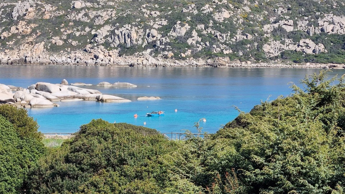 Capo Testa Apartment | Holiday Apartment 'Tonina Vista Mare' near the Beach with Garden, Private Terrace & Wi-Fi