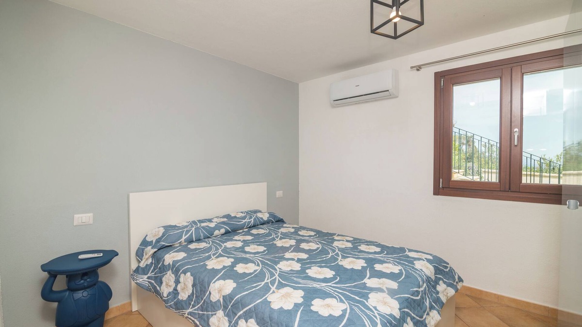 San Pasquale House | Holiday Home 'Dodi Due' with Sea View, Wi-Fi and Air Conditioning