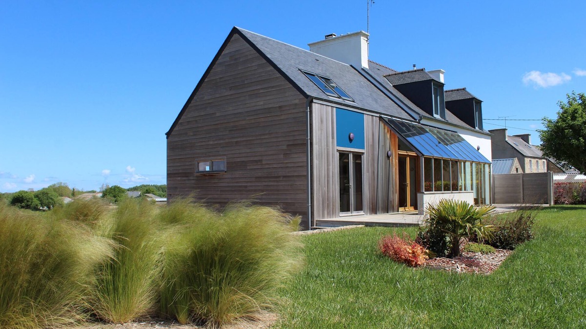 Plounevez-Lochrist House | Holiday mansion near the sea in a quite area with feelds around 800m to the sea