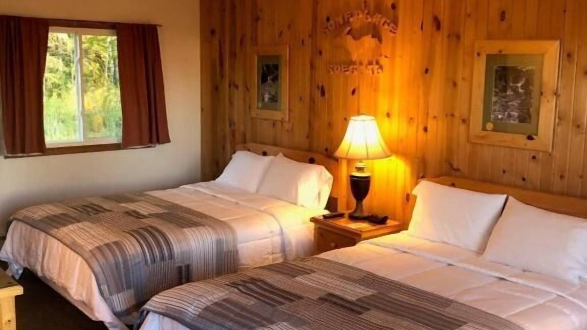 Manistique Hotel | Holiday Motel