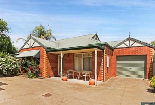 Echuca House | Holiday on Hopwood