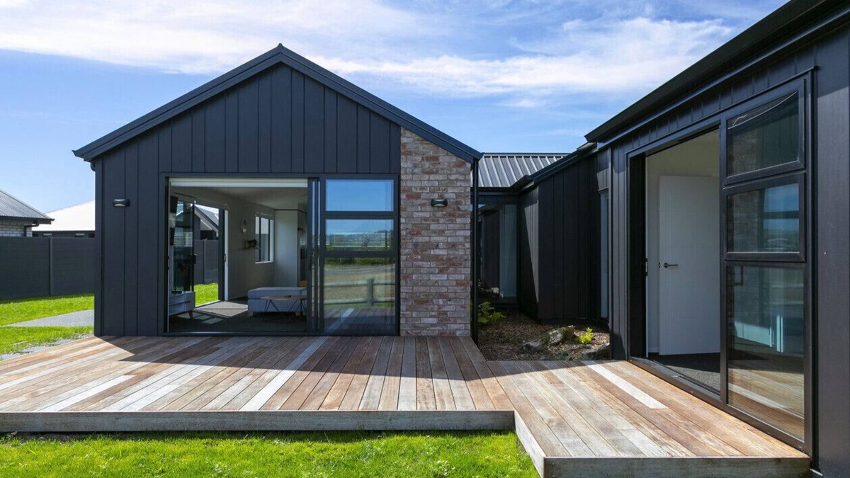 Wharewaka House | Holiday Pavilion in Taupo