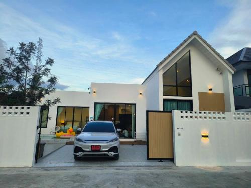 Bang Saen Ville House | Holiday Pool Villa Bangsean Chonburi - 3 Bedrooms Villas up to 10 people