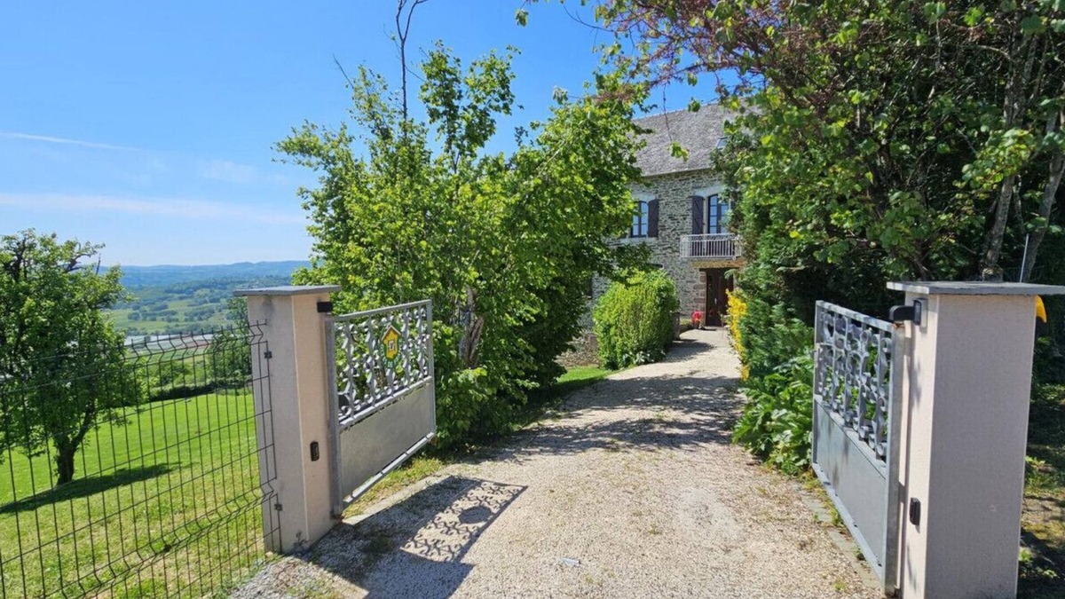 Allassac House | HOLIDAY RENTAL GITE 3 EPIS 10 PERS
