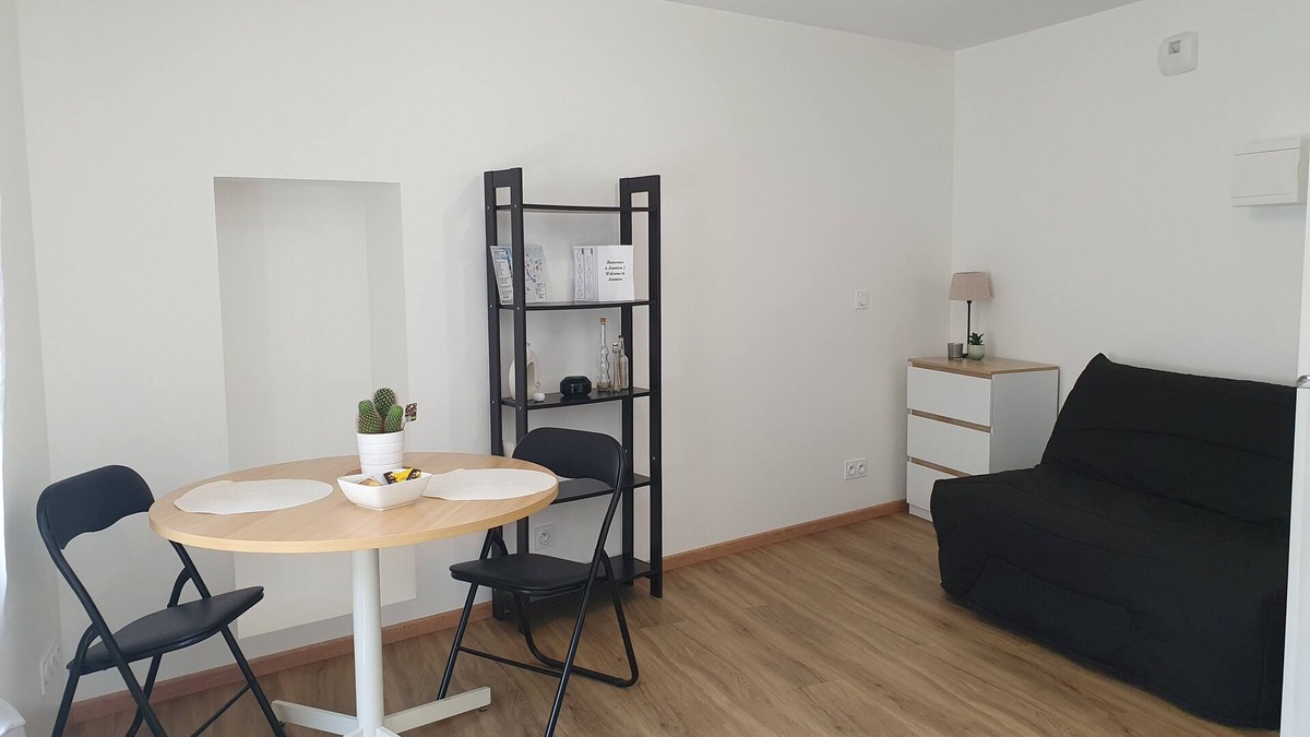 Brelevenez Apartment | Holiday rental : Studio n°3 en plein centre-ville de Lannion