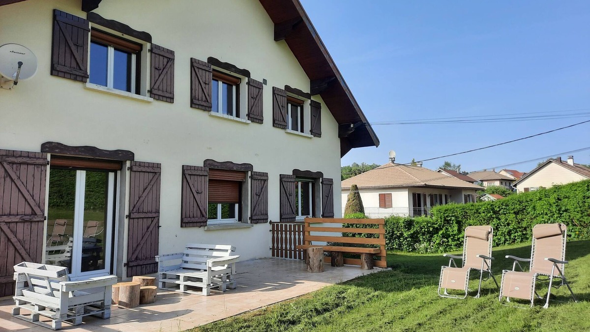 Foncine-le-Haut Apartment | HOLIDAY RENTALS HAUT JURA LA BELLE COMBE