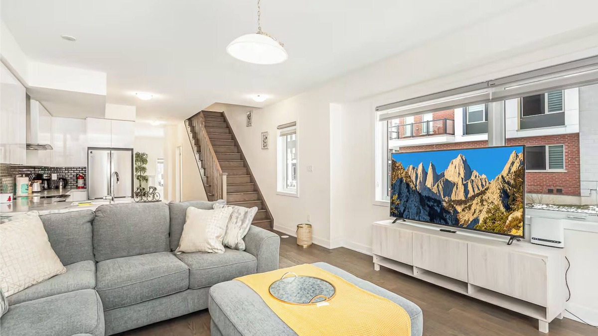 Downsview House | Holiday retreat in Toronto