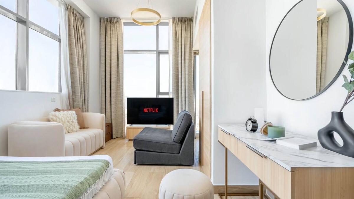 Al Quoz Apartment | Holiday Studio In JVC 2408, Dubai