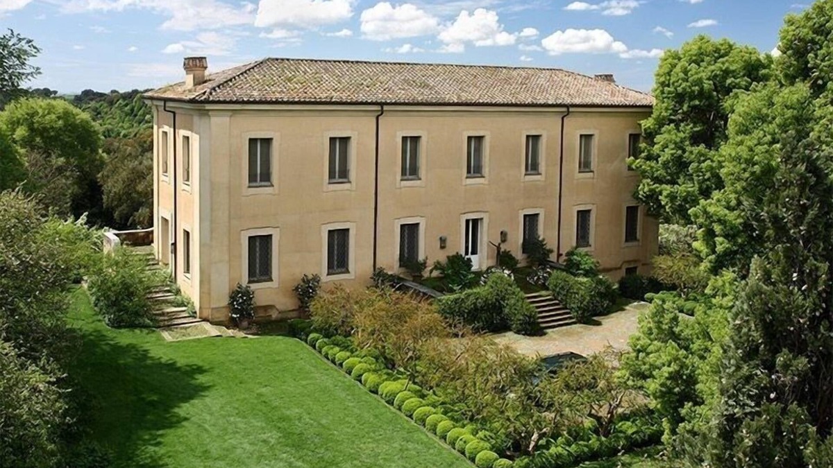 Cori Villa | holiday vacation large villa rental italy, lazio, near rome, pool, air conditioning, gardens, view, large estate, castle